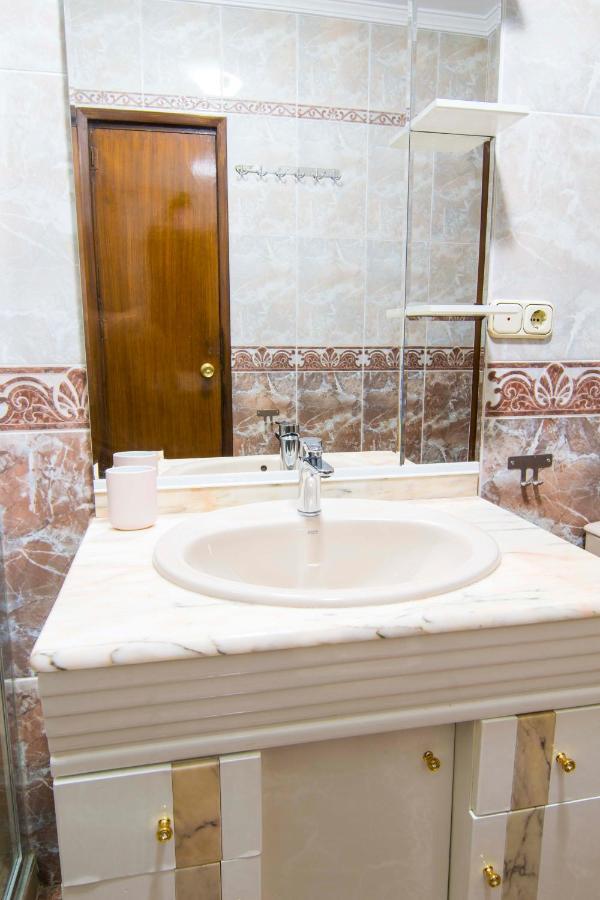 Letmalaga Economy Compas Apartment Luaran gambar